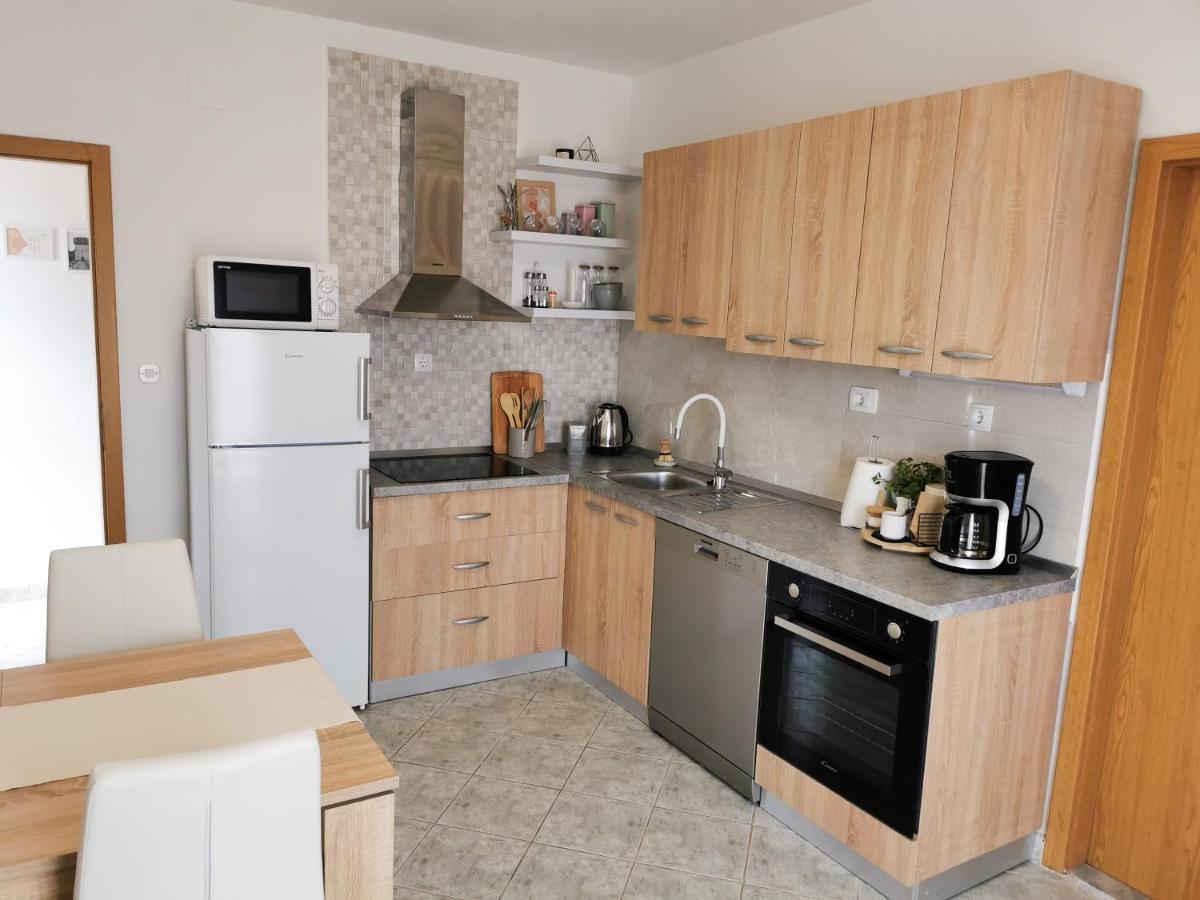 A4 Apartmani Kevic Kaštela Exterior foto
